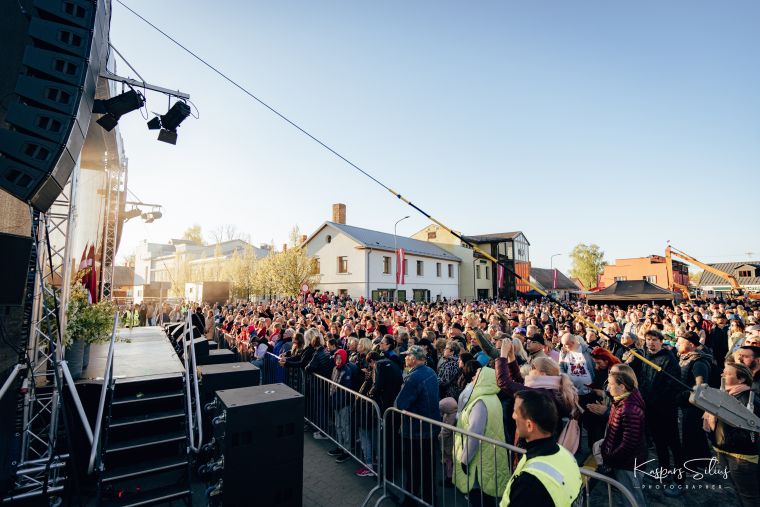 Jēkabpils varoņu godināšana un grupa Jumprava