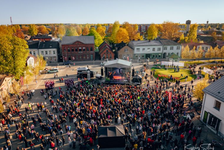 Jēkabpils varoņu godināšana un grupa Jumprava